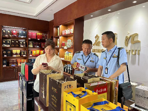 黃石市市場監(jiān)督管理局 規(guī)范煙草制品零售市場，守護(hù)市民健康與權(quán)益